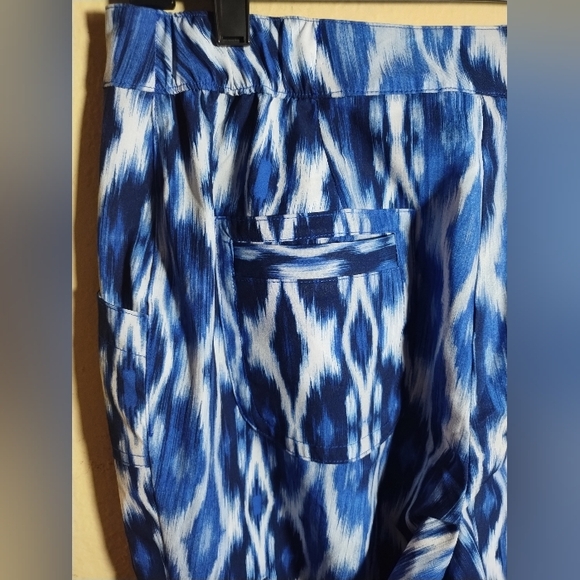 Chicos Zenergy Cropped Pants Blue Patterned Coastal Beach Boho Classy - Picture 8 of 14